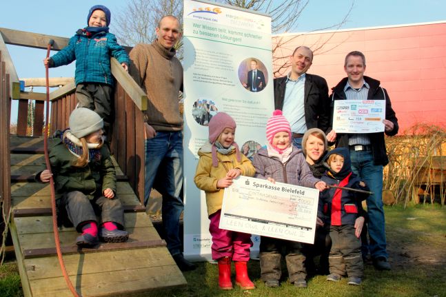 OWL-LEEN-Netzwerke spenden gesparte Energiekosten für Montessori Kinderhaus in Gellershagen